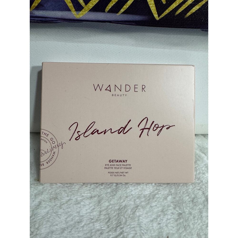 NIB Wander Beauty Island Hop Getaway Eye & Face Palette - Picture 2 of 4